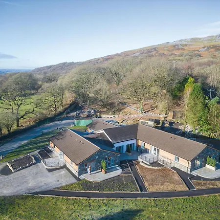 Suite 14 - Sleeping Giant Hotel - Pen Y Cae Inn Brecon Exterior photo