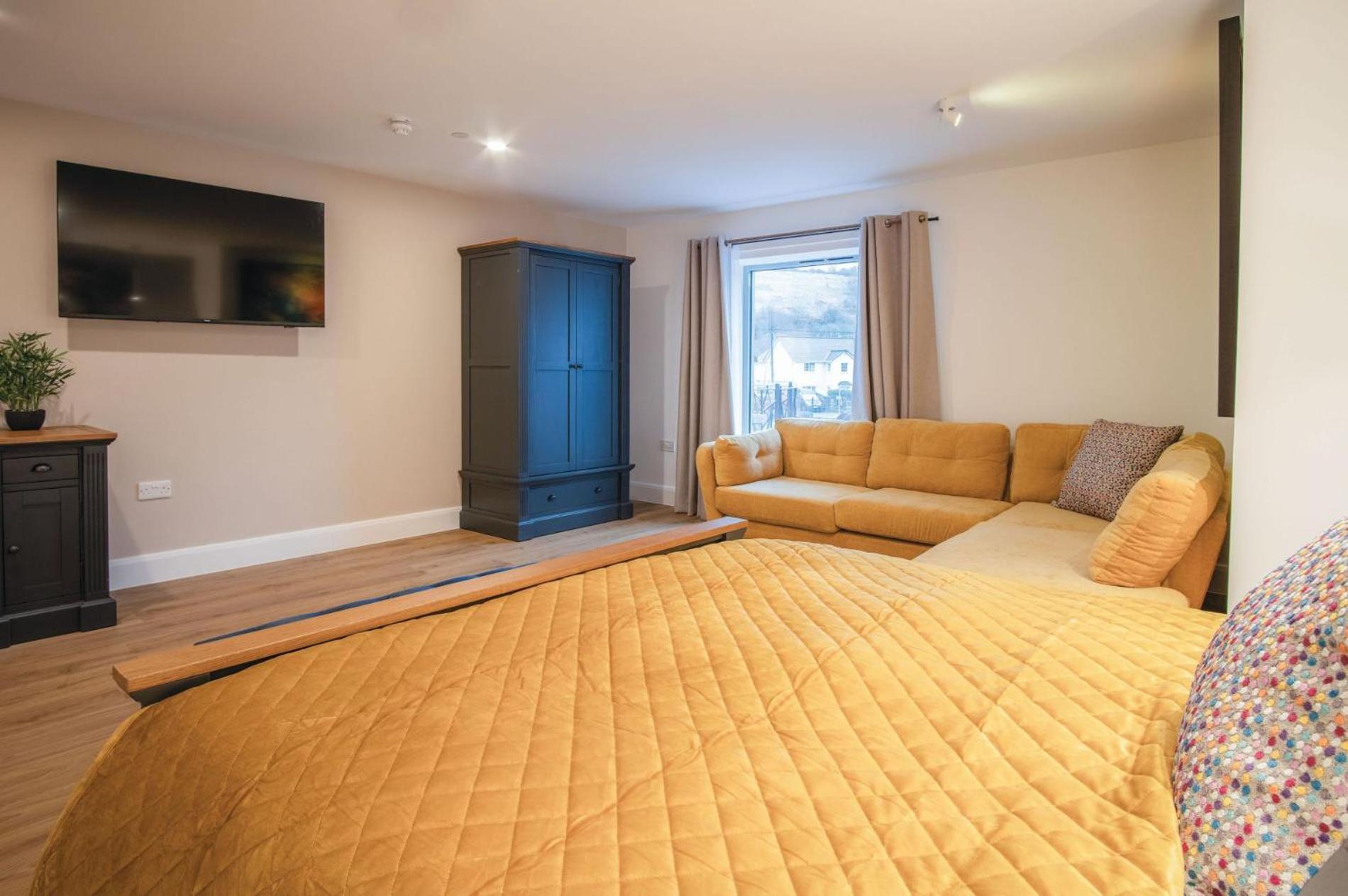 Apartment 14 - Sleeping Giant - Pen Y Cae
